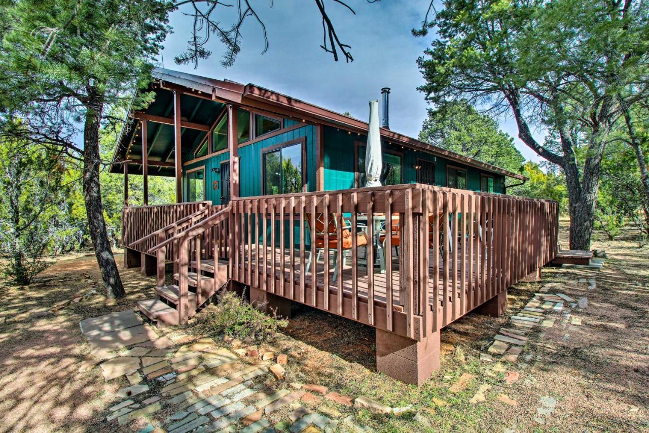 Modern Heber-Overgaard Cabin With Deck And Fire Pit Exterior photo